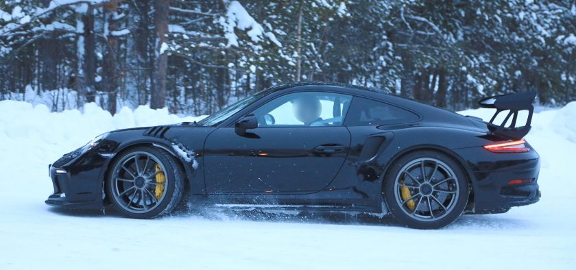 Contrairement à la GT3 "tout court", cette GT3 RS arbore des ouïes près des passages de roues avant et arrière.