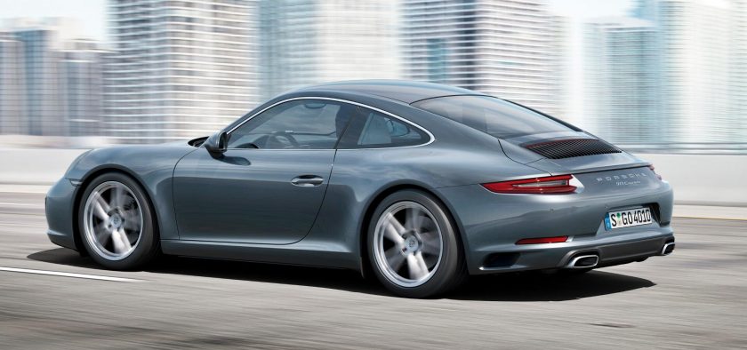La Porsche peut également relever son nez de 4 cm, via la pression sur un bouton, pour éviter de frotter sur des trottoirs et des ralentisseurs.