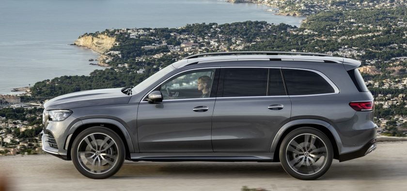 Les porte-à-faux du GLS sont assez courts en regard de sa taille.