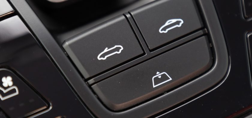 En seulement 12 s, cette 911 se décapote. Le filet antiremous n'a besoin que de 2 s.