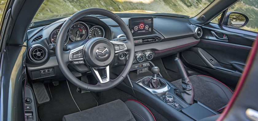 Cette japonaise Mazda MX-5 reste tout à fait utilisable au quotidien, mais seulement à deux.