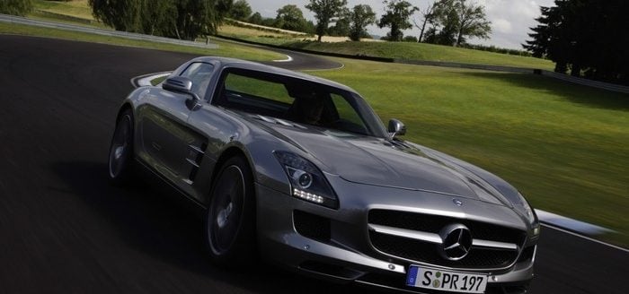 Plus légère que la SLR, pas beaucoup moins performante, cette GT s'affiche à des tarifs bien plus raisonnables.