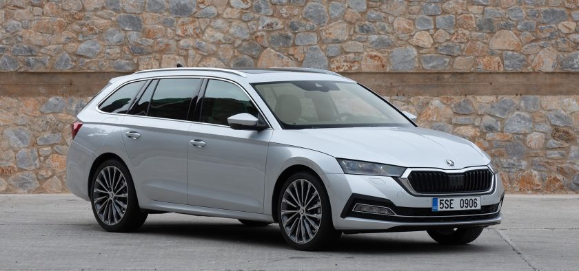 Profil avant de la nouvelle Skoda Octavia Combi