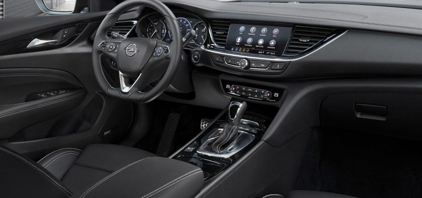 Planche de bord de l'Opel Insignia GSi 2020 (restylée)