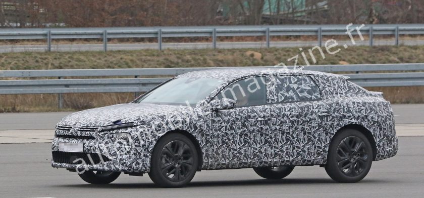 Prototype de la future Citroën C5