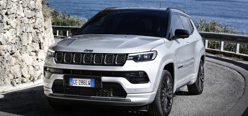 En hybride rechargeable, le Jeep Compass restylé propose, comme précédemment, deux versions de 190 ch et 240 ch. C'est la 1ère que nous avons essayée.