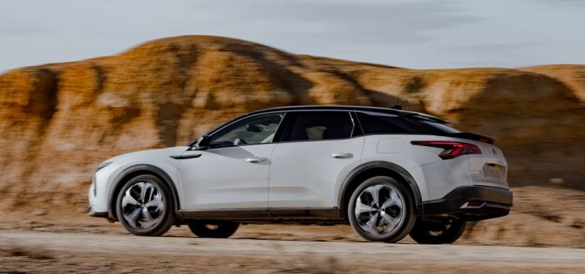 La nouvelle familiale Citroën C5 X dispose d'un hayon haut perché.