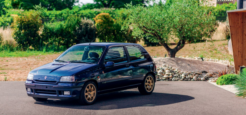 75 880€ : c'est le prix dont s'est acquitté un enchérisseur pour repartir au volant de cette Renault Clio Williams Phase 2 de 1994