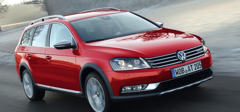Dans la veine des Audi Allroad et Volvo XC, la Passat SW se donne des airs de baroudeur en prenant de la hauteur et en se dotant de sabots de protection. Mais ce n’est pas que de la frime.
