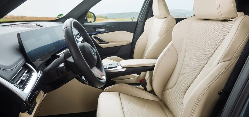 La console centrale flottante du nouveau BMW X1 est inspirée de celle de la Série 2 Active Tourer.
