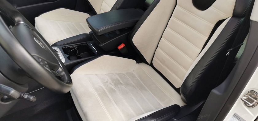 Sièges avant confortable à bord de la VW Passat R36