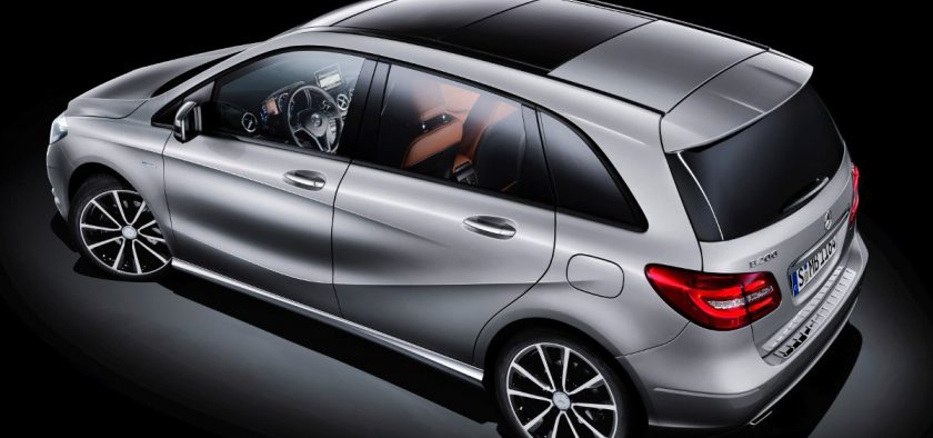 En option, Mercedes propose également un toit ouvrant vitré...
