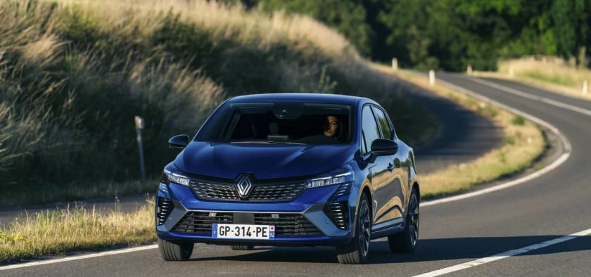  Si, parfois, il faut sortir la loupe pour remarquer certains restylages, Renault a fait les choses en grand pour offrir un coup de jeune à sa 5e génération de Clio.