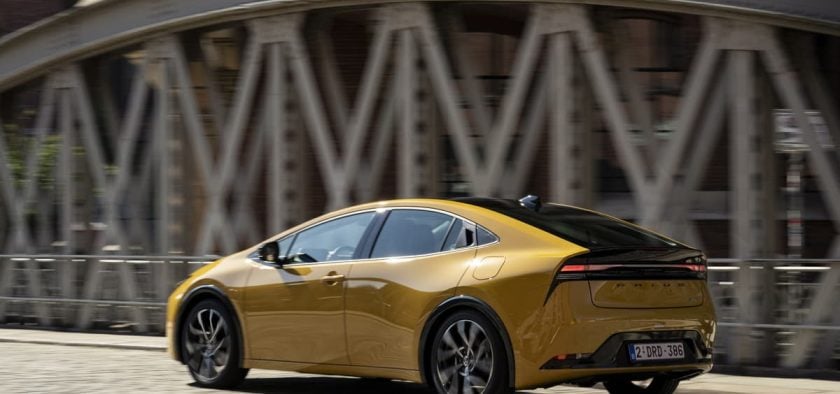 La nouvelle Toyota Prius donne l'impression d'un grand coupé avec ses poignées de portes dissimulées.