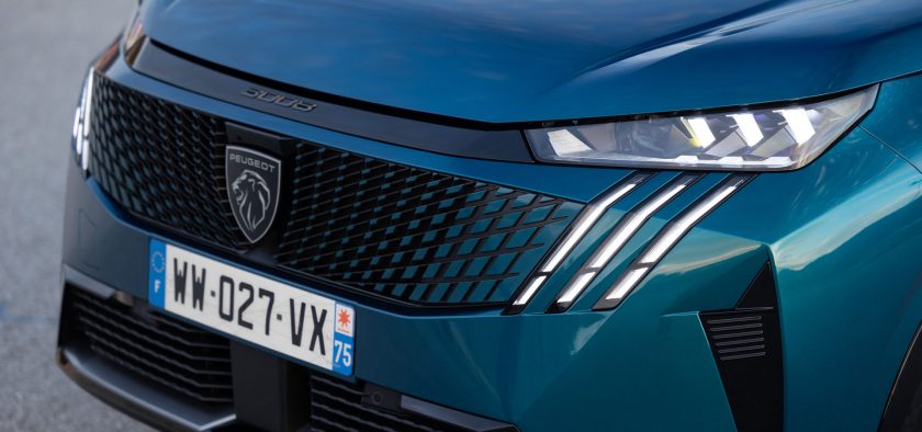 L'avant du nouveau Peugeot 3008.