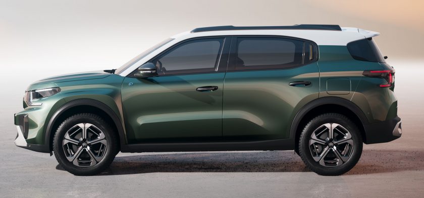 Dans un format de 4,45 m, le Citroën C3 Aircross 2 accueille jusqu'à 7 passagers. Mais les bagages devront être posés sur le toit.