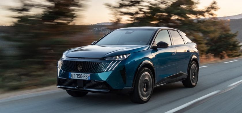 Le Peugeot 3008 au rappel pour une fuite de carburant sous le capot.