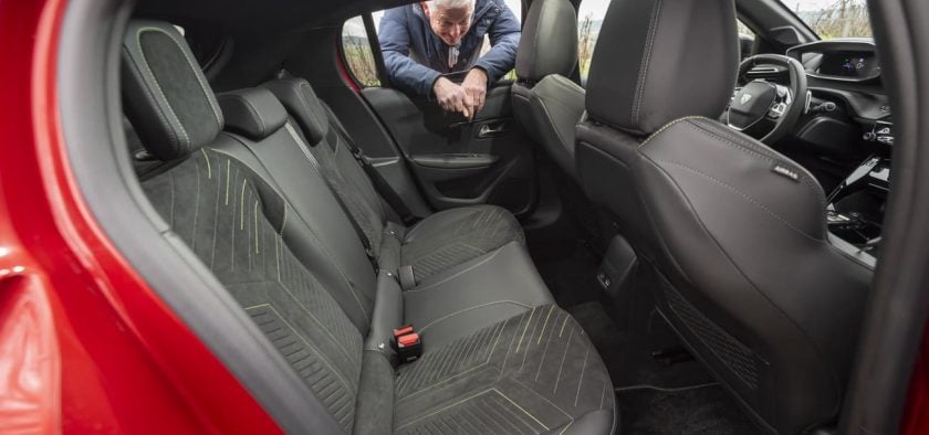 Banquette de la Peugeot 208 Hybrid 100.