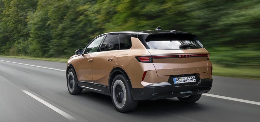En 100% électrique, le Grandland inaugure une nouvelle batterie 82 kWh au sein du groupe Stellantis et fabriquée en France par ACC.