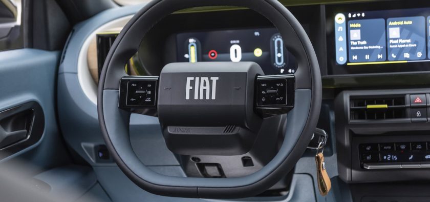 Poste de conduite de la nouvelle Fiat Grande Panda.