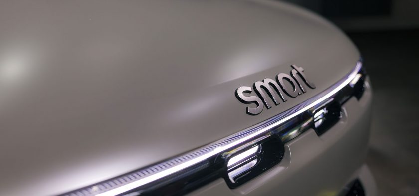 Le look cubique et robuste de la smart #5 fait un peu penser à l'univers stylistique de la marque Jeep.