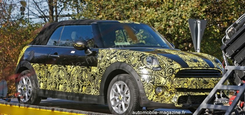 La future Mini se prépare à ôter le toit: nos photographes ont surpris un prototype de sa version cabriolet.