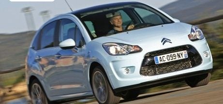 Pour quelques milliers de C3, c'est l'heure de revenir au garage. Deux campagnes de rappel sont en cours, pour solutionner un problème de fixation du boîtier d'air et contrôler les garnitures de frein arrière.