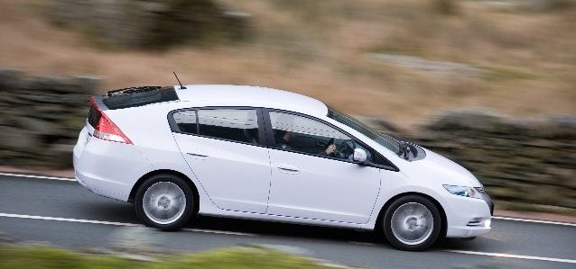 Avec son hayon, cette Honda devrait connaître une carrière plus flatteuse que sa soeur Civic Hybride, pénalisée en France par sa carrosserie quatre-portes.