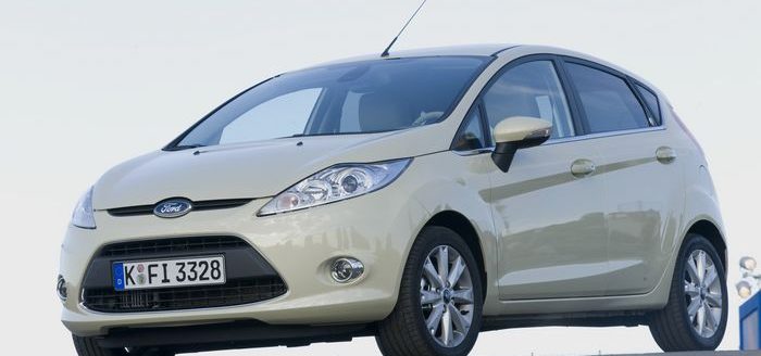 Le style "Kinetic Design" cher à la marque apparaît plus spectaculaire que jamais sur cette Fiesta.