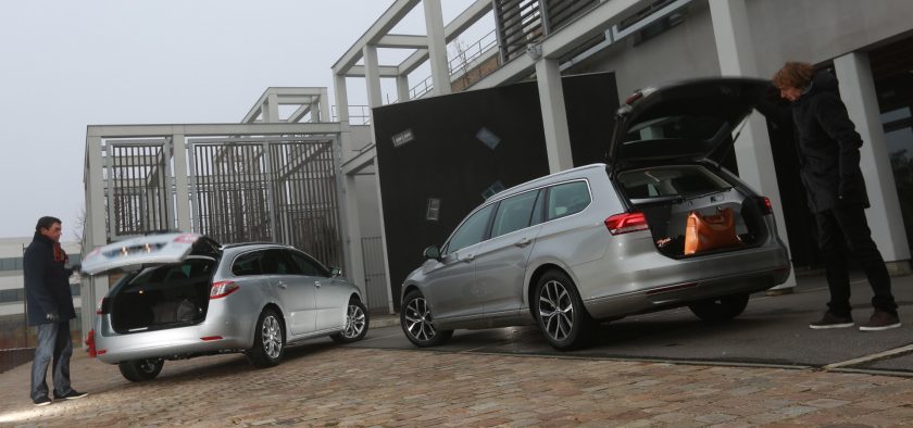 A ce niveau de gamme, seule la Volkswagen peut recevoir un hayon motorisé, moyennant supplément.
