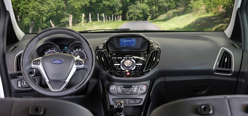 L'habitacle est conforme aux standards Ford adoptés sur la Focus 3.