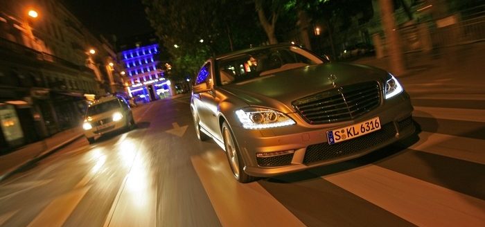 En 1976, l'aïeule de cette 63 AMG, une Mercedes 450 SEL 6.9 de 286 ch, est devenue l'héroïne du court métrage "C'était un rendez-vous".