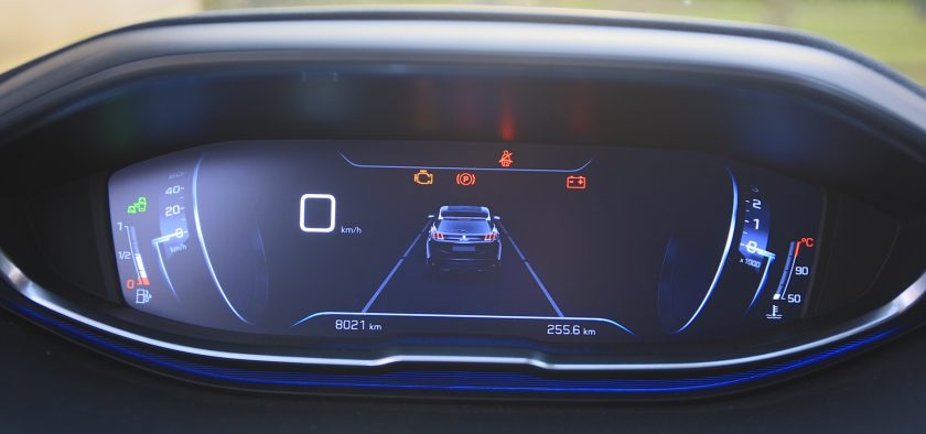Les animations de l'instrumentation digitale Peugeot sont spectaculaires et cinq modes d'affichage sont disponibles.