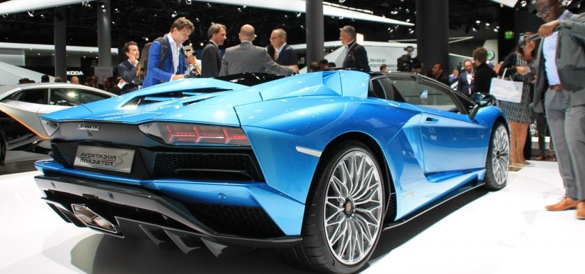 Proche de la SV par sa puissance, cette Aventador S est tout de même plus sobre esthétiquement.