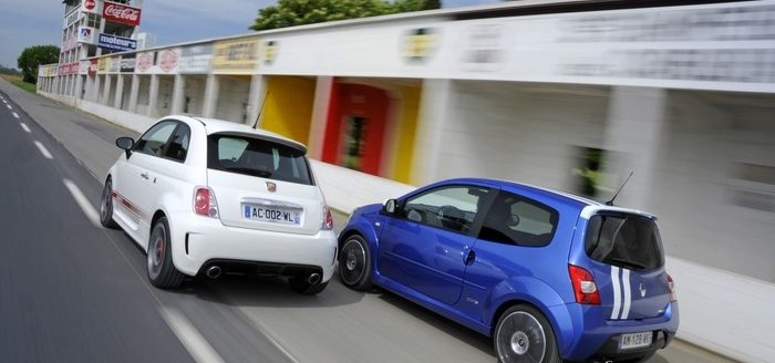 On s'amuse follement au volant de ces duettistes, mais prenez garde à vos lombaires, car la douceur n'est pas vraiment leur fort...