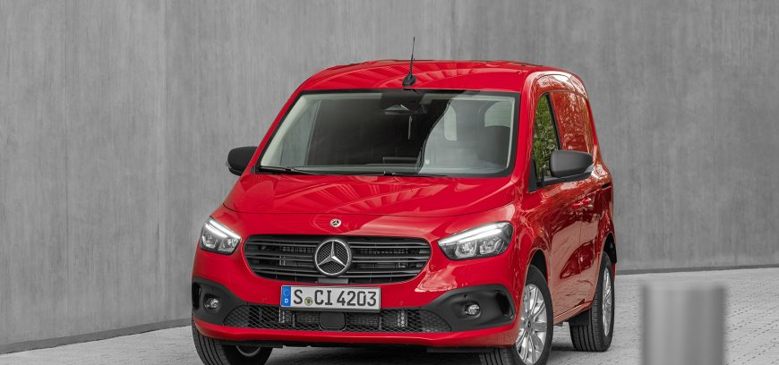 Le Citan a été développé conjointement avec le Renault Kangoo.